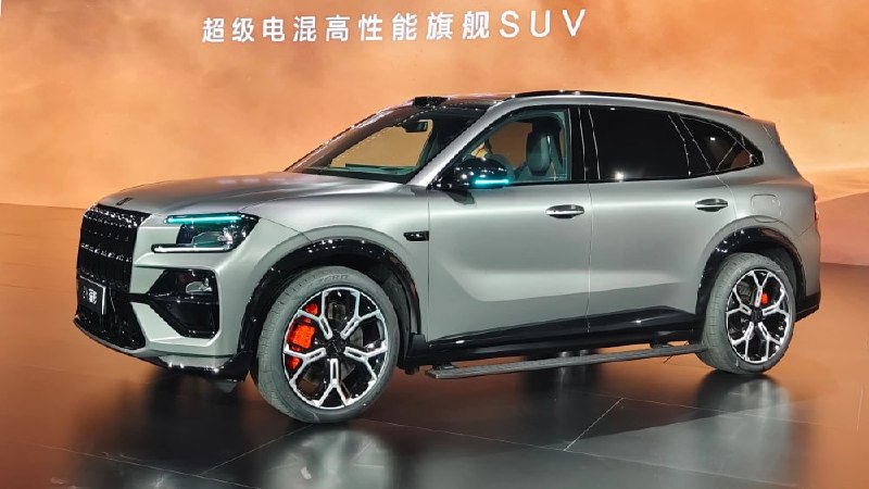 Zeekr 8X на драг-рейсе обошёл Ferrari Purosangue, BMW X5M и Defender Octa