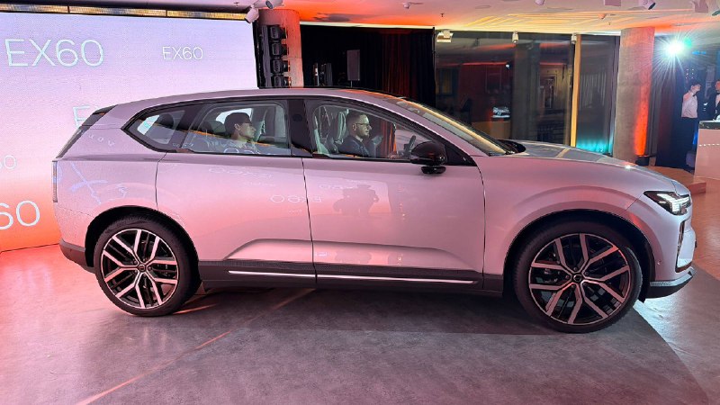 Volvo EX60: презентация электрического кроссовера в Польше Volvo EX60: презентация электрического кроссовера в Польше