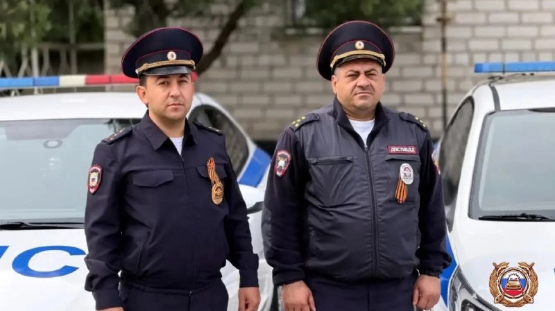 На Ставрополье автоинспекторы помогли водителю вытащить застрявший большегруз