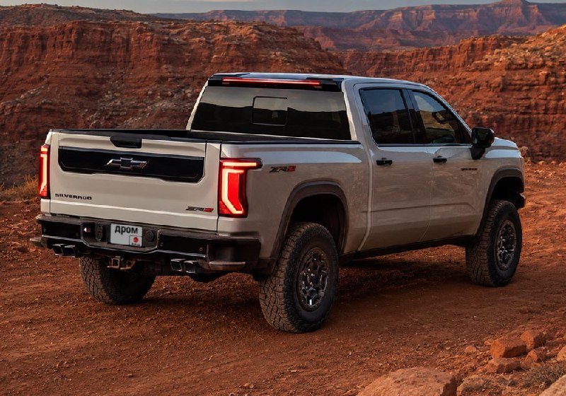 Chevrolet представил новое поколение пикапа Silverado с мощным атмосферным V8 Chevrolet представил новое поколение пикапа Silverado с мощным атмосферным V8