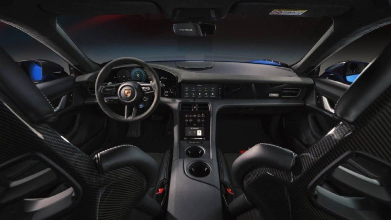 Porsche представила обновлённый Taycan 2027 года с системой E-Shift