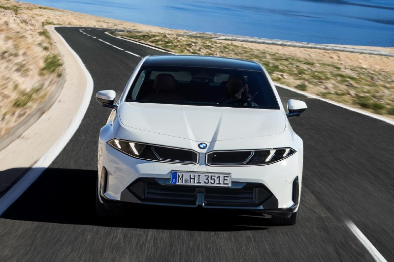 BMW объявила цену на электромобиль i3 50 xDrive — от €75 тысяч