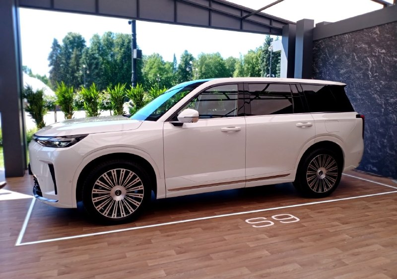 В России стартовали продажи флагманского внедорожника GAC S9