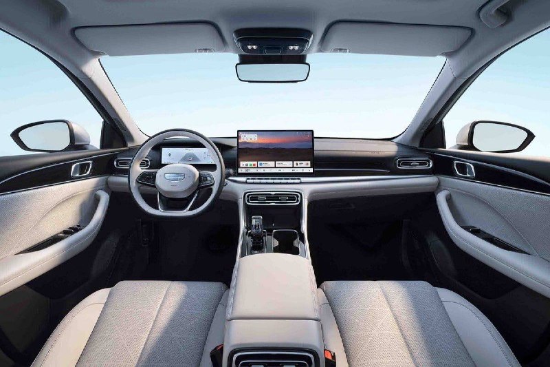 Geely Emgrand i-HEV: гибридный седан с рекордной экономичностью поступил в продажу в Китае Geely Emgrand i-HEV: гибридный седан с рекордной экономичностью поступил в продажу в Китае