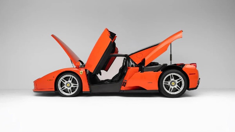 Ferrari Enzo продан почти за миллиард рублей на онлайн-аукционе Ferrari Enzo продан почти за миллиард рублей на онлайн-аукционе