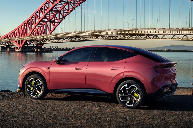 Китайский фастбэк Xpeng Mona L03: стиль Ferrari по цене Lada Vesta Китайский фастбэк Xpeng Mona L03: стиль Ferrari по цене Lada Vesta