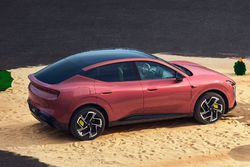 Китайский фастбэк Xpeng Mona L03: стиль Ferrari по цене Lada Vesta Китайский фастбэк Xpeng Mona L03: стиль Ferrari по цене Lada Vesta