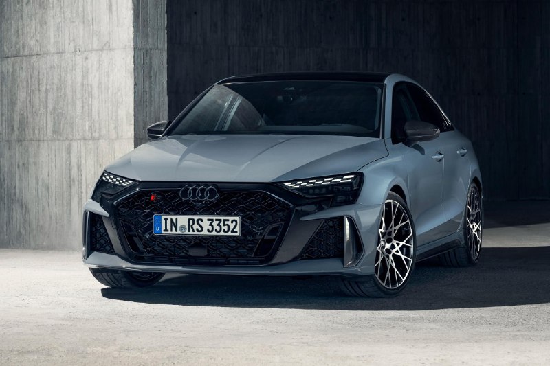 Audi A3 получила полностью новый салон без физических кнопок