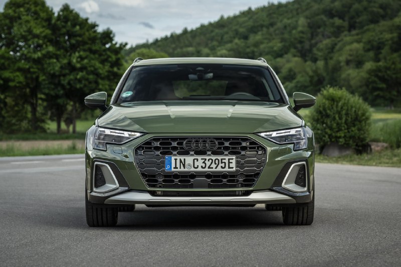 Audi A3 получила полностью новый салон без физических кнопок