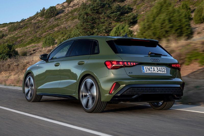 Audi A3 получила полностью новый салон без физических кнопок
