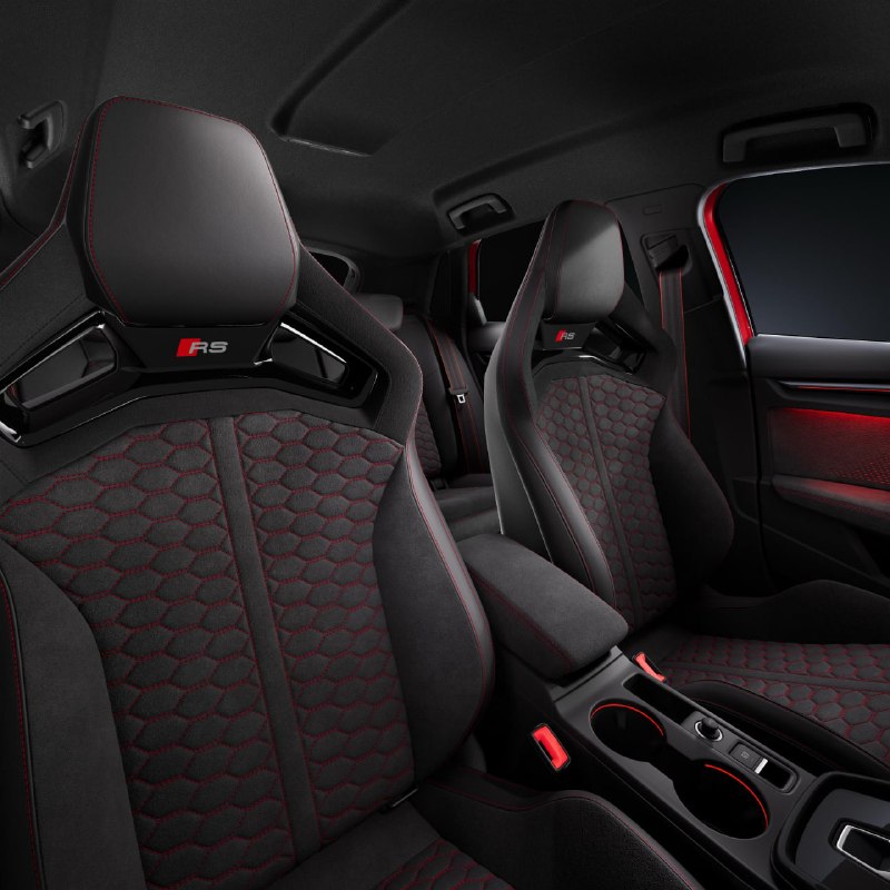 Audi A3 получила полностью новый салон без физических кнопок