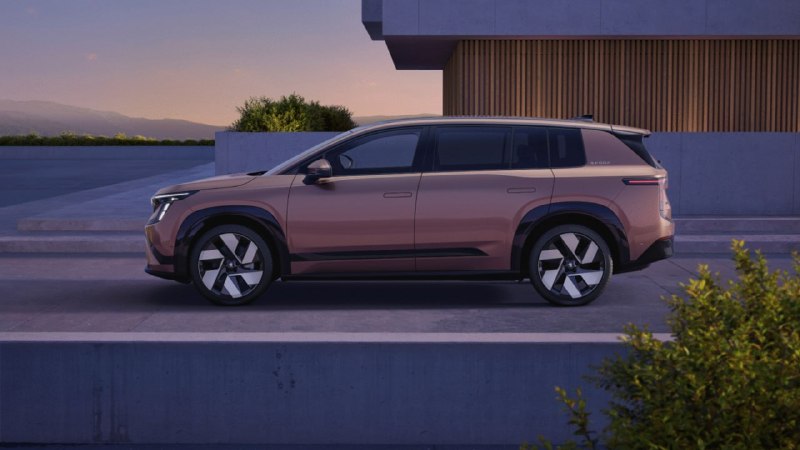 Skoda представила флагманский электрический кроссовер Peaq Skoda представила флагманский электрический кроссовер Peaq