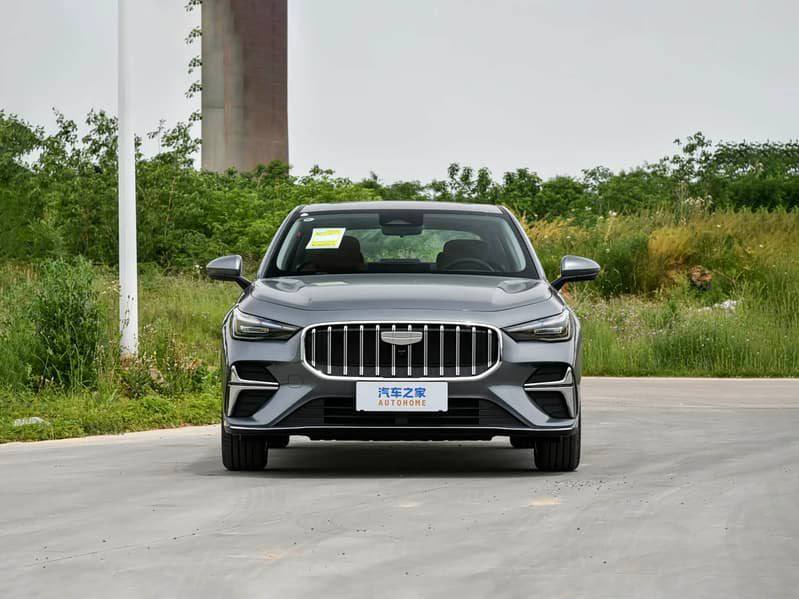Geely представит гибридный седан Emgrand i-HEV Zhiqing Hybrid с рекордным КПД
