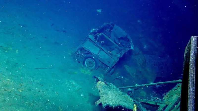 Ford Super Deluxe Woody 1941 года обнаружен на затонувшем авианосце USS Yorktown Ford Super Deluxe Woody 1941 года обнаружен на затонувшем авианосце USS Yorktown