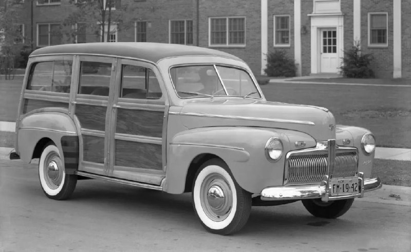 Ford Super Deluxe Woody 1941 года обнаружен на затонувшем авианосце USS Yorktown Ford Super Deluxe Woody 1941 года обнаружен на затонувшем авианосце USS Yorktown