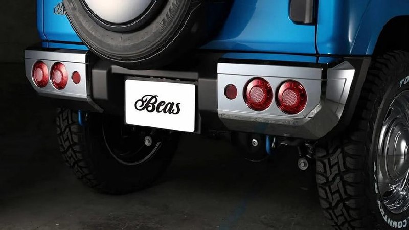 Suzuki Jimny превратили в мини-Blazer с помощью ретрообвеса от Cal’s Motor Suzuki Jimny превратили в мини-Blazer с помощью ретрообвеса от Cal’s Motor