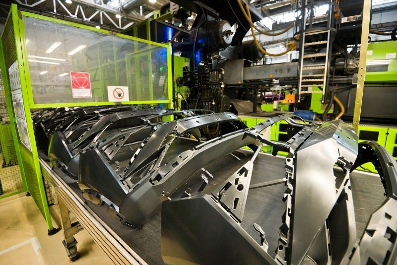 АВТОВАЗ начал выпуск бамперов для кроссовера LADA Azimut АВТОВАЗ начал выпуск бамперов для кроссовера LADA Azimut