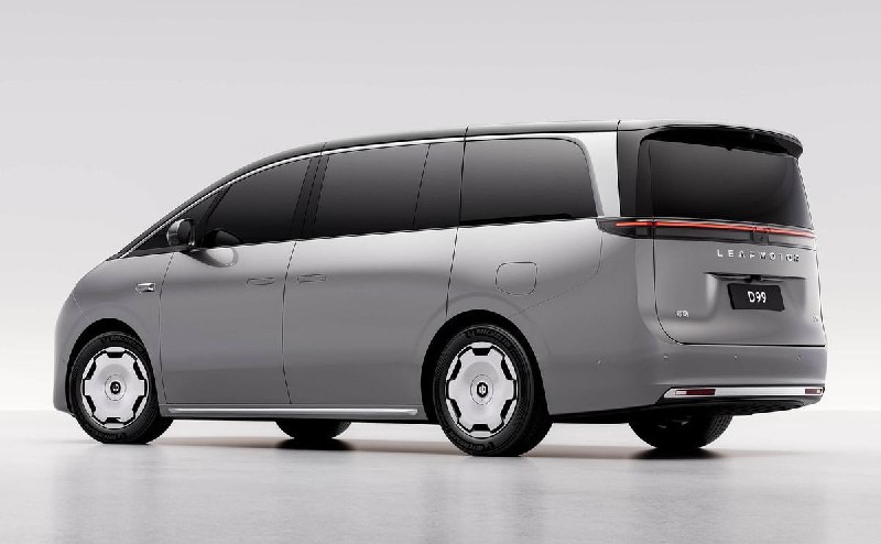 Leapmotor начал продажи нового минивэна D99 в Китае Leapmotor начал продажи нового минивэна D99 в Китае