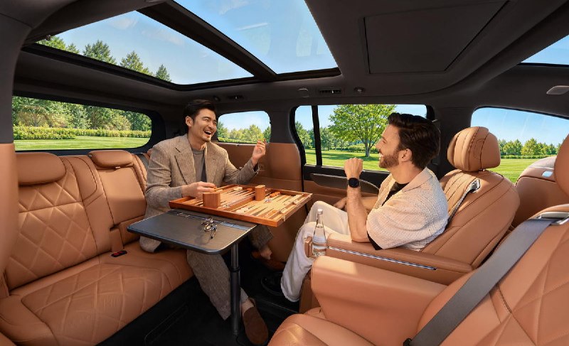 Leapmotor начал продажи нового минивэна D99 в Китае Leapmotor начал продажи нового минивэна D99 в Китае