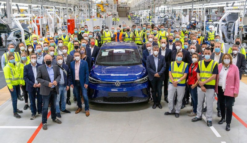 Volkswagen планирует рекордные сокращения и закрытие заводов Volkswagen планирует рекордные сокращения и закрытие заводов