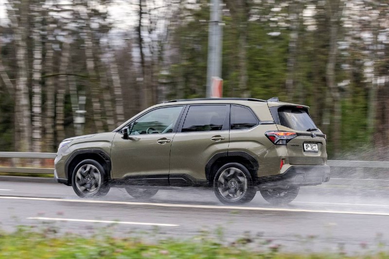 Subaru Forester 2024: олдскул в мире гибридов Subaru Forester 2024: олдскул в мире гибридов