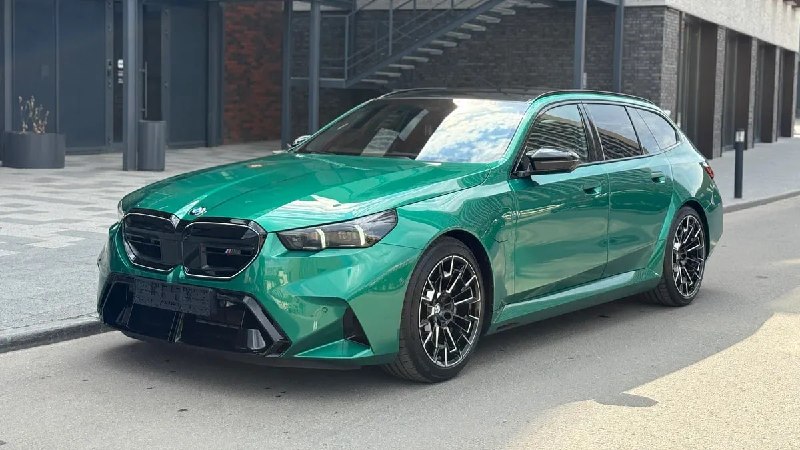 Эксклюзивный BMW M5 Touring 2025 года продается в Москве за 21,7 млн рублей Эксклюзивный BMW M5 Touring 2025 года продается в Москве за 21,7 млн рублей