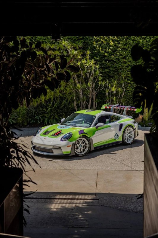 Три эксклюзивных Porsche в стиле «Истории игрушек» проданы коллекционеру
