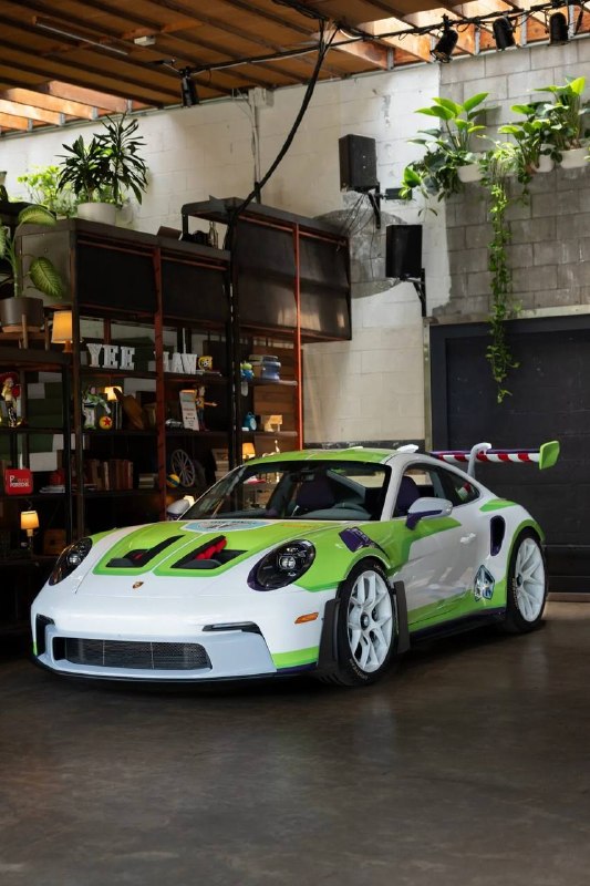 Три эксклюзивных Porsche в стиле «Истории игрушек» проданы коллекционеру