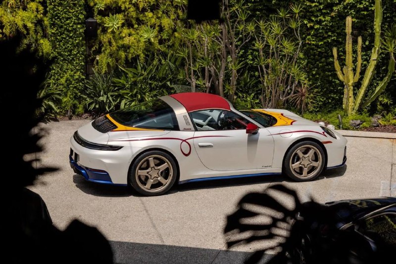 Три эксклюзивных Porsche в стиле «Истории игрушек» проданы коллекционеру