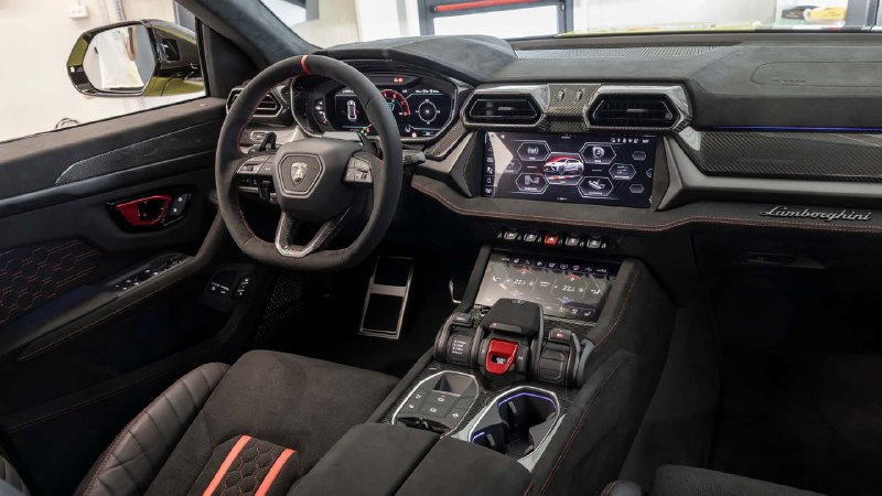 Lamborghini Urus SE Performante: самый мощный кроссовер марки