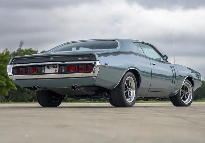 Рестомод Dodge Charger 1971 года с 700-сильным двигателем Hellcat Рестомод Dodge Charger 1971 года с 700-сильным двигателем Hellcat