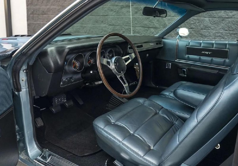 Рестомод Dodge Charger 1971 года с 700-сильным двигателем Hellcat Рестомод Dodge Charger 1971 года с 700-сильным двигателем Hellcat