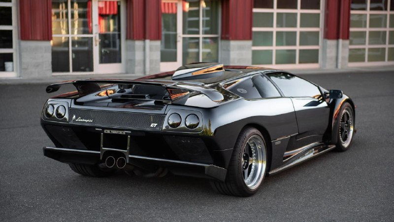 Редкий Lamborghini Diablo GT 2000-х годов выставлен на аукцион Bonhams Редкий Lamborghini Diablo GT 2000-х годов выставлен на аукцион Bonhams