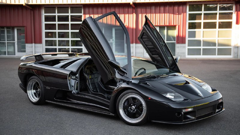 Редкий Lamborghini Diablo GT 2000-х годов выставлен на аукцион Bonhams Редкий Lamborghini Diablo GT 2000-х годов выставлен на аукцион Bonhams