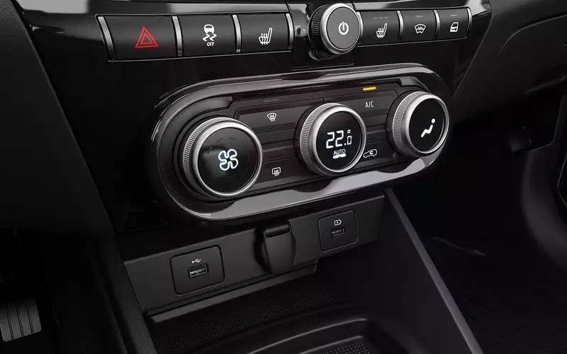 АвтоВАЗ начал выпуск Lada Vesta с климат-контролем и телематикой АвтоВАЗ начал выпуск Lada Vesta с климат-контролем и телематикой