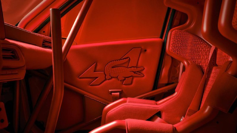 Alpine и Lacoste представили совместный раллийный хэтчбек A290
