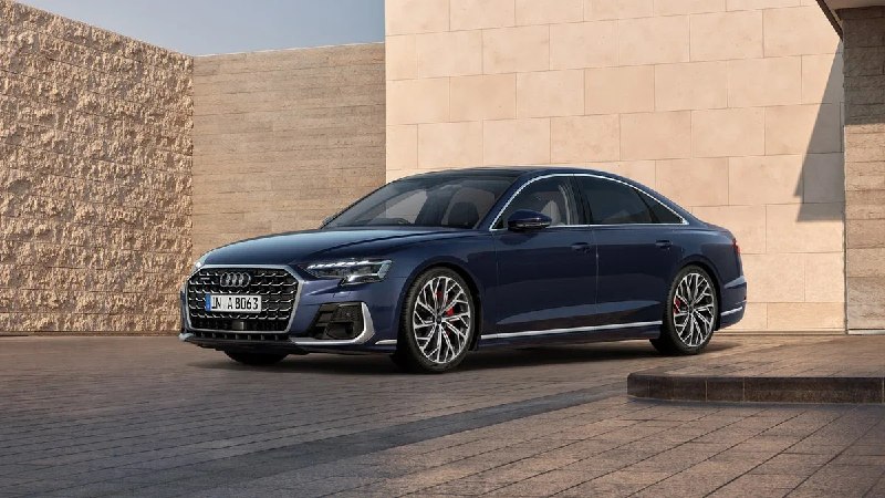 Audi представила прощальную версию седана A8 для Японии Audi представила прощальную версию седана A8 для Японии
