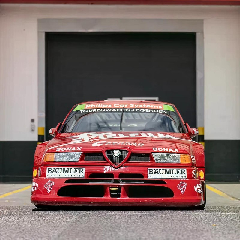 Сравнение Alfa Romeo 155 DTM и SGT 55: гоночная классика против современной интерпретации Сравнение Alfa Romeo 155 DTM и SGT 55: гоночная классика против современной интерпретации