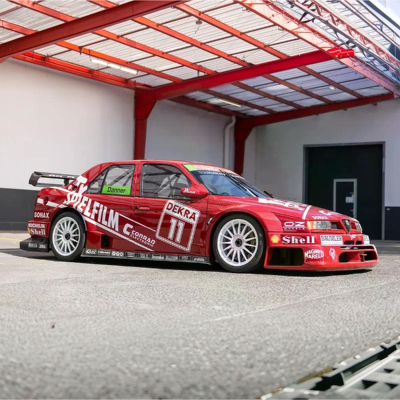 Сравнение Alfa Romeo 155 DTM и SGT 55: гоночная классика против современной интерпретации Сравнение Alfa Romeo 155 DTM и SGT 55: гоночная классика против современной интерпретации