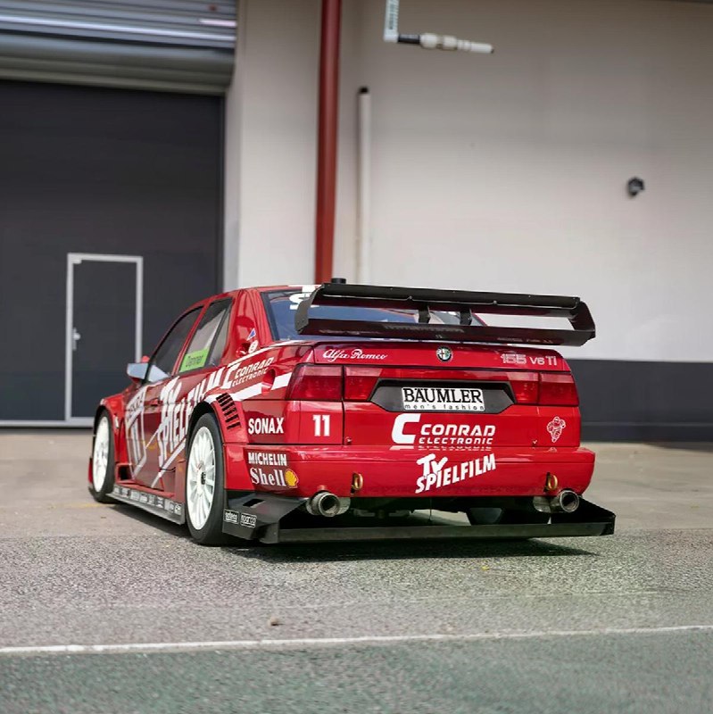 Сравнение Alfa Romeo 155 DTM и SGT 55: гоночная классика против современной интерпретации Сравнение Alfa Romeo 155 DTM и SGT 55: гоночная классика против современной интерпретации