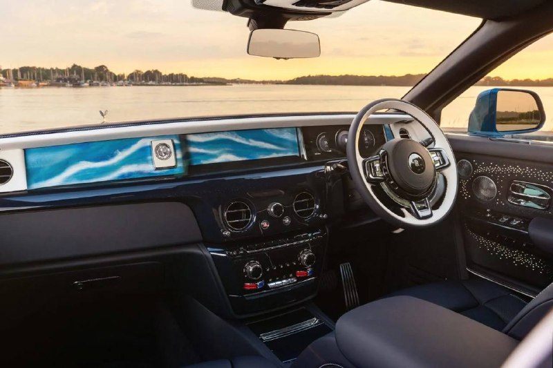 Rolls-Royce Phantom Regatta — ультрароскошный седан в стиле гоночной яхты Rolls-Royce Phantom Regatta — ультрароскошный седан в стиле гоночной яхты
