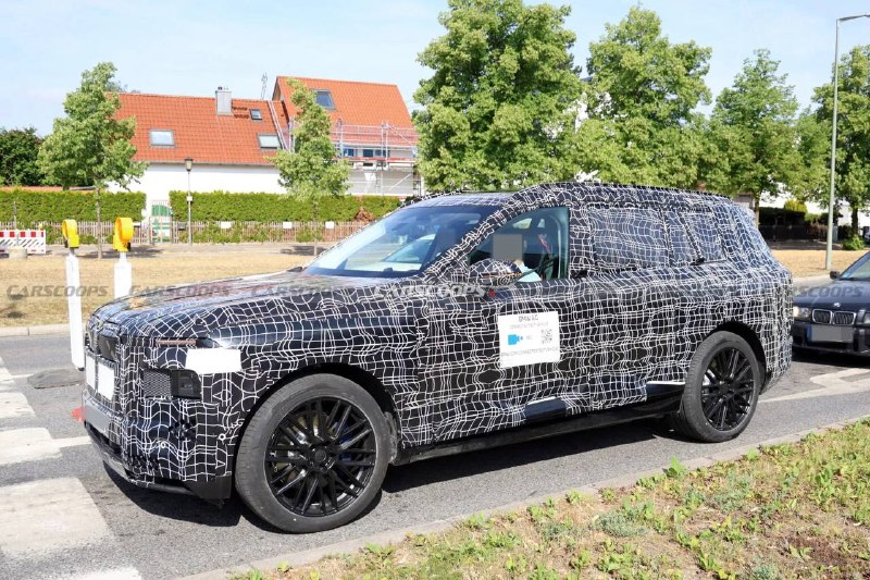 BMW готовит электрический флагманский кроссовер iX7 BMW готовит электрический флагманский кроссовер iX7