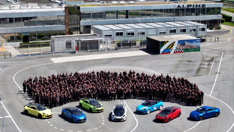 Alpine завершила производство бензиновых спорткаров A110 и готовит электрическую преемницу Alpine завершила производство бензиновых спорткаров A110 и готовит электрическую преемницу