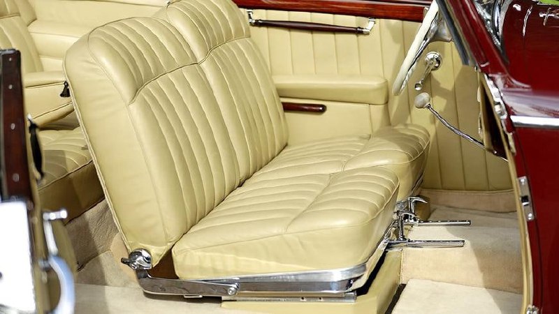 Королевский Mercedes-Benz 540 K Cabriolet C выставлен на продажу Королевский Mercedes-Benz 540 K Cabriolet C выставлен на продажу