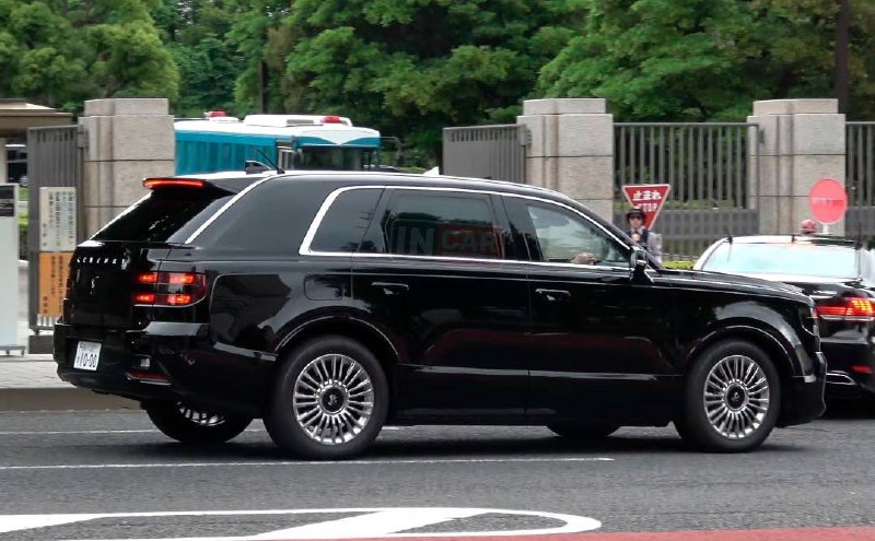 Бронированный Toyota Century: японский ответ Aurus Komendant Бронированный Toyota Century: японский ответ Aurus Komendant