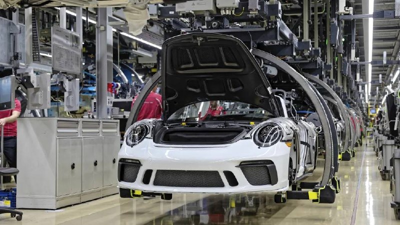 Porsche планирует сократить 4000 рабочих мест в Германии Porsche планирует сократить 4000 рабочих мест в Германии