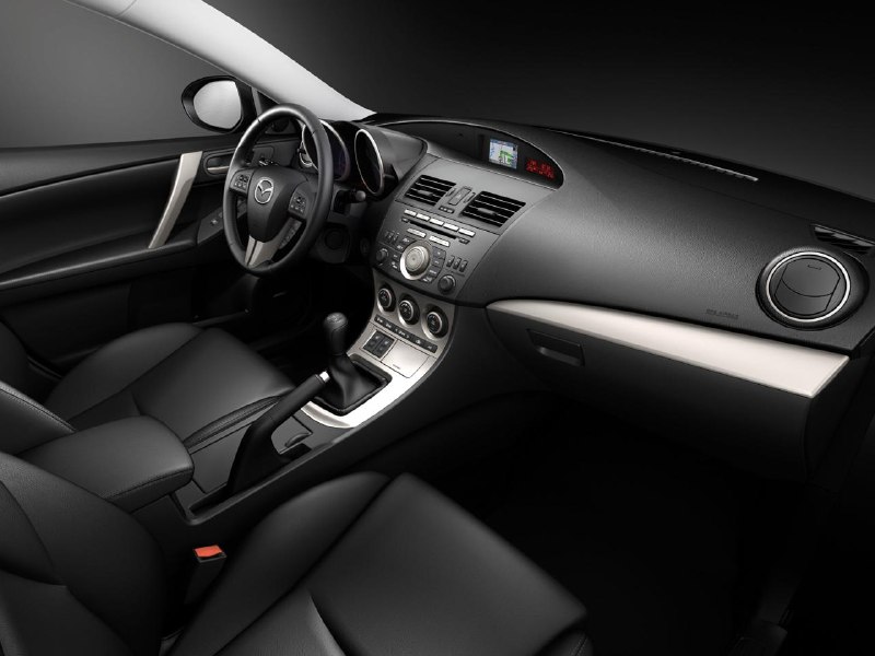 Mazda 3 второго поколения: надежный выбор за миллион рублей