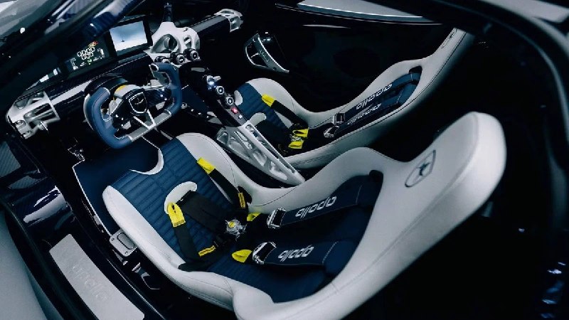 Apollo Evo Caribbean Dragon: уникальный суперкар с алмазной пылью Apollo Evo Caribbean Dragon: уникальный суперкар с алмазной пылью