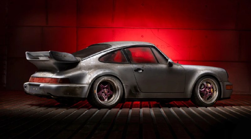 Покрытый пылью Porsche 911 стал самым дорогим в истории модели Покрытый пылью Porsche 911 стал самым дорогим в истории модели