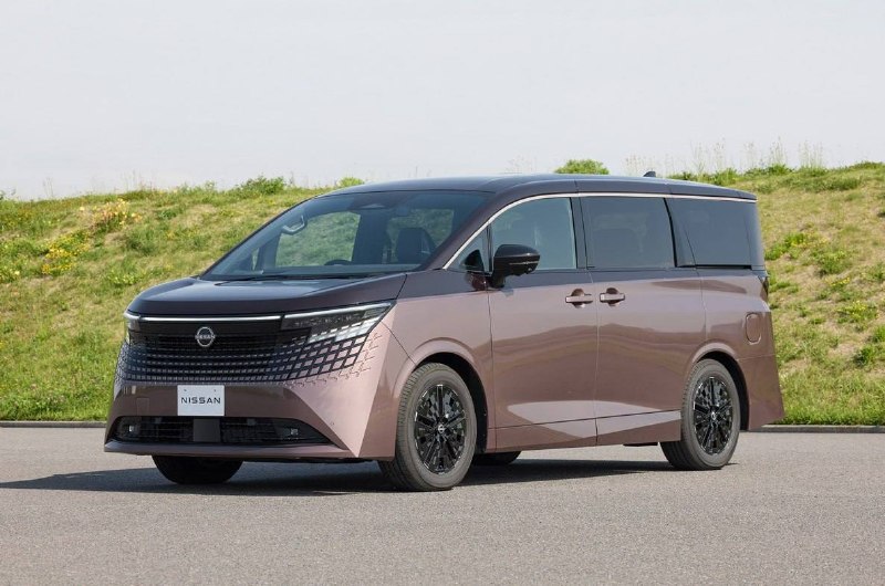 Nissan готовит конкурента Toyota Alphard Nissan готовит конкурента Toyota Alphard